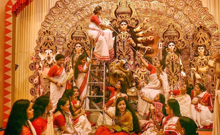 মহানবমী আজ, মণ্ডপে মণ্ডপে দেবীর বিদায়ের সুর