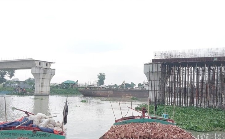 ১৭ বছরেও শেষ হয়নি সিরাজদিখানে মোল্লাবাজার সেতুর কাজ