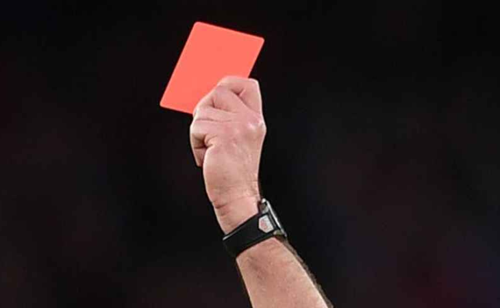 এক ম্যাচে ১৭ খেলোয়াড়কে লাল কার্ড!