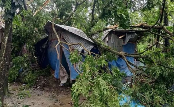 ৩ মিনিটের টর্নেডোতে নোয়াখালীর ৪ গ্রাম লণ্ডভণ্ড