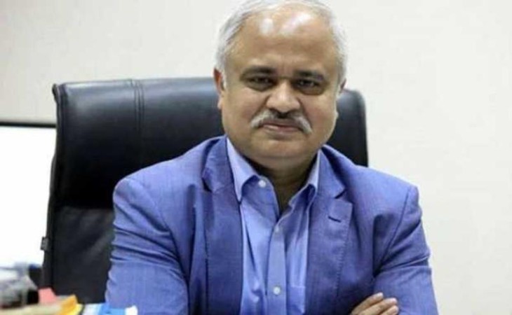 নঈম নিজামসহ তিনজনের বিরুদ্ধে গ্রেপ্তারি পরোয়ানা