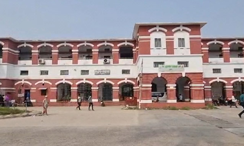 খুলনায় আদালত চত্বরে দুর্বৃত্তের গুলিতে একজন নিহত