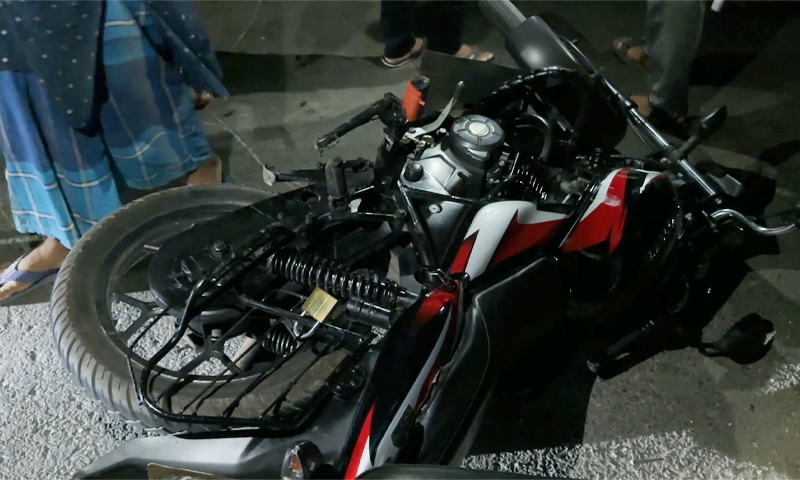 খুলনায় বাসের সঙ্গে সংঘর্ষে মোটরসাইকেলের আরোহী দম্পতি নিহত