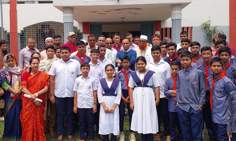 শিক্ষকদের আগে নিজেদের মানসিকতার পরিবর্তন আনতে হবে