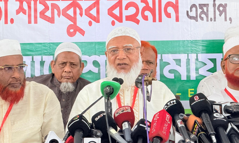 সরকার ভুলের মধ্যে আছে, তাদের উচিত ভুল থেকে বেরিয়ে আসা