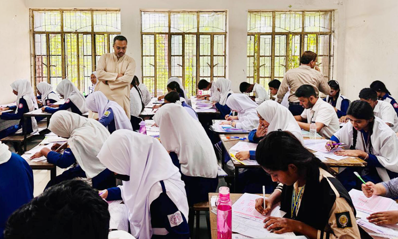 প্রথম দিনে অনুপস্থিত ২৫ হাজার শিক্ষার্থী, পরিদর্শকসহ ৬ বহিষ্কার