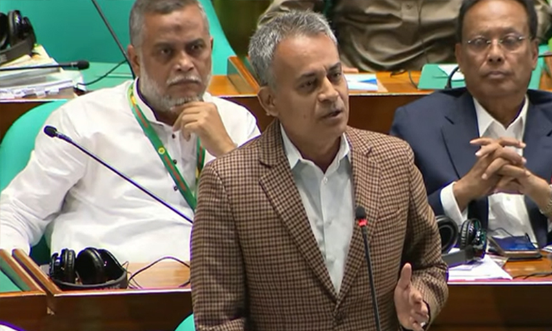 সারা দেশে রাস্তা মেরামত ও সংস্কারে প্রায় ৩ লাখ কোটি টাকা প্রয়োজন