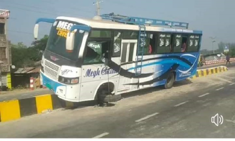 ঢাকা-কুয়াকাটা মহাসড়কে কলাপাড়ায় ডিভাইডারে ঘটছে দুর্ঘটনা