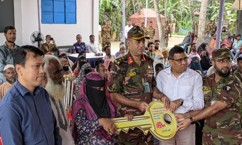 নোয়াখালীতে বন্যাকবলিত মানুষের পুনর্বাসনে ৯০ প্রকল্পের উদ্বোধন
