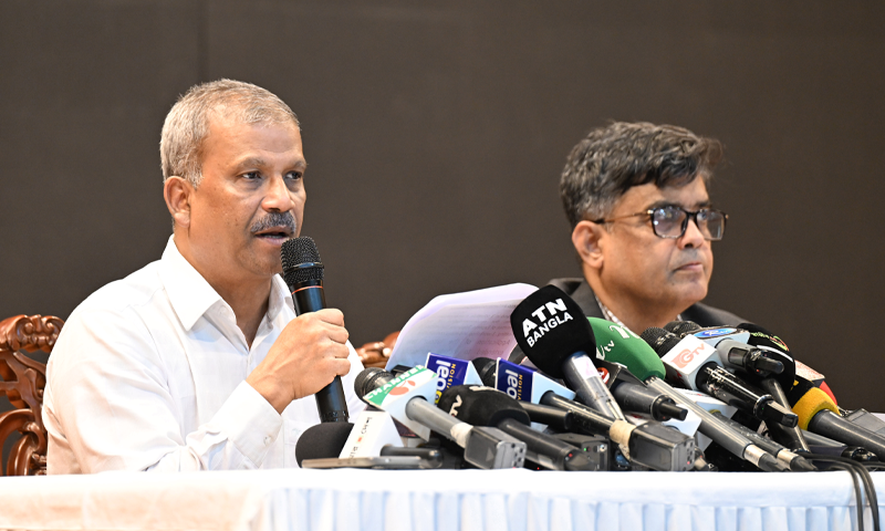 দ্রুতই গণভোটের সিদ্ধান্ত দেবেন প্রধান উপদেষ্টা: আসিফ নজরুল