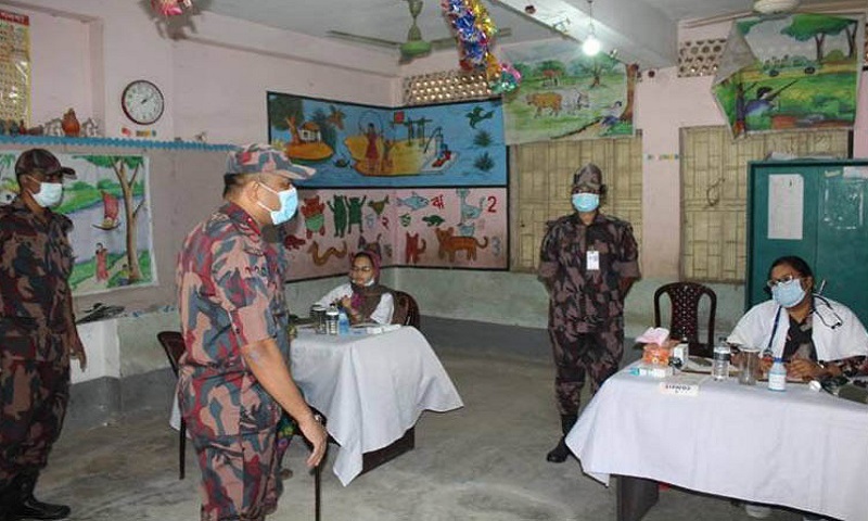 সাতক্ষীরা সীমান্তে বিজিবি’র মেডিক্যাল ক্যাম্পেইন 