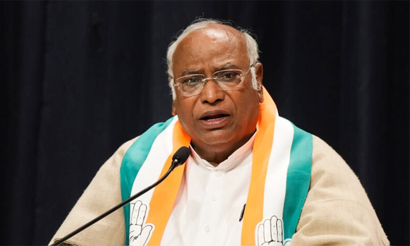 আরএসএসকে নিষিদ্ধ করা উচিত: কংগ্রেস সভাপতি