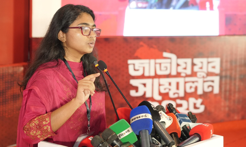 তরুণদের সম্পৃক্ত করতে না পারলে রাজনীতির ভবিষ্যৎ দুর্বল হয়ে পড়বে