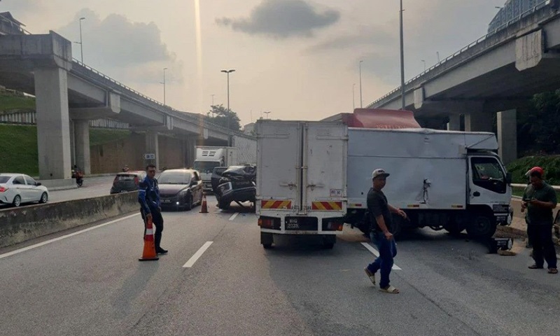  মালয়েশিয়ায় ৪ গাড়ির সংঘর্ষে বাংলাদেশিসহ নিহত ২