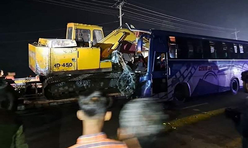 লাকসামে সড়ক দুর্ঘটনায় বাসযাত্রী নিহত